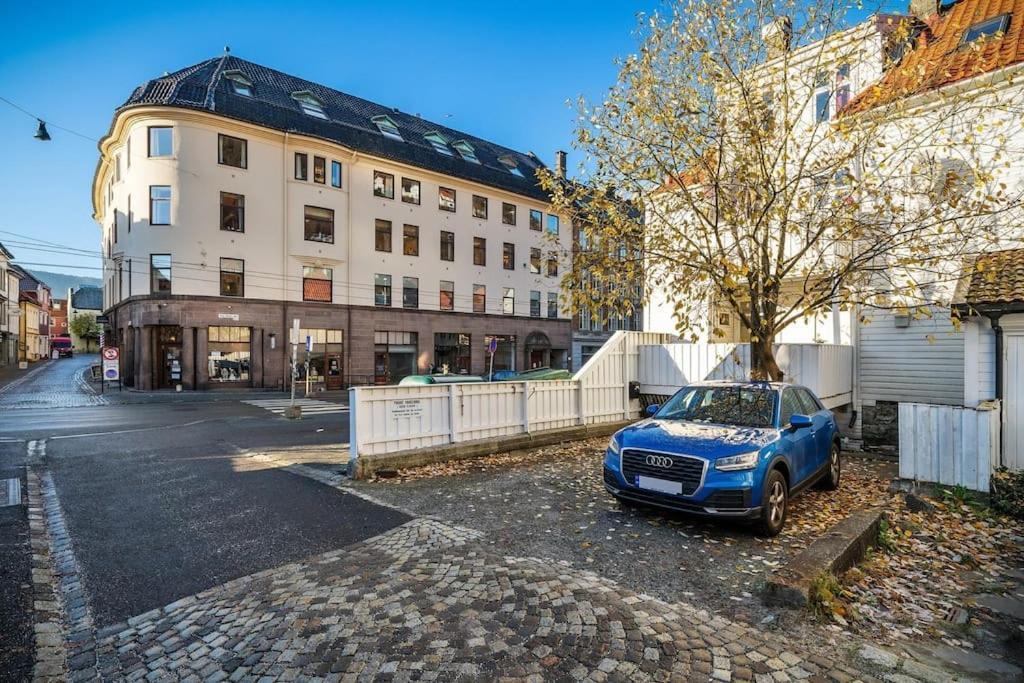 Central Apartment With Balcony, Self-Check In & Private Entrance ベルゲン エクステリア 写真