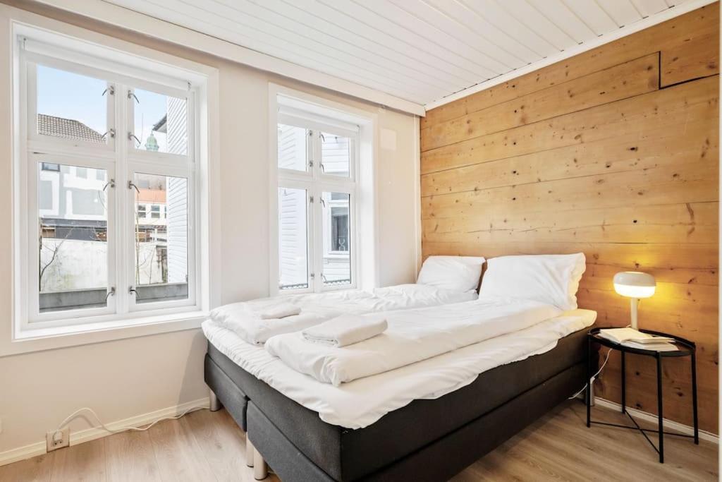 Central Apartment With Balcony, Self-Check In & Private Entrance ベルゲン エクステリア 写真