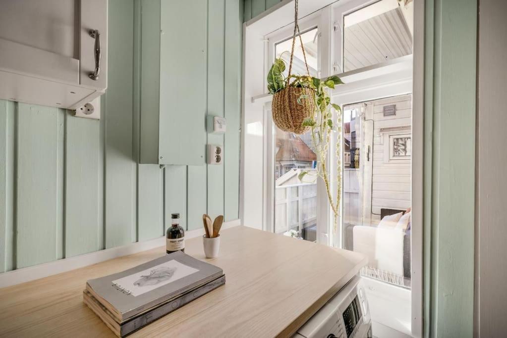 Central Apartment With Balcony, Self-Check In & Private Entrance ベルゲン エクステリア 写真