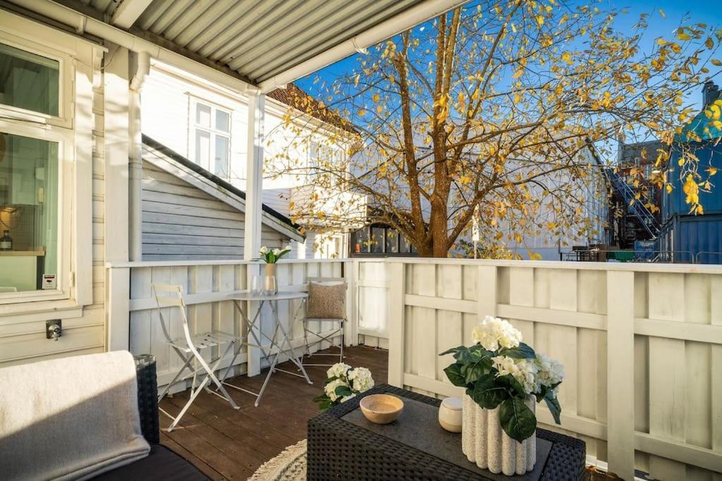 Central Apartment With Balcony, Self-Check In & Private Entrance ベルゲン エクステリア 写真