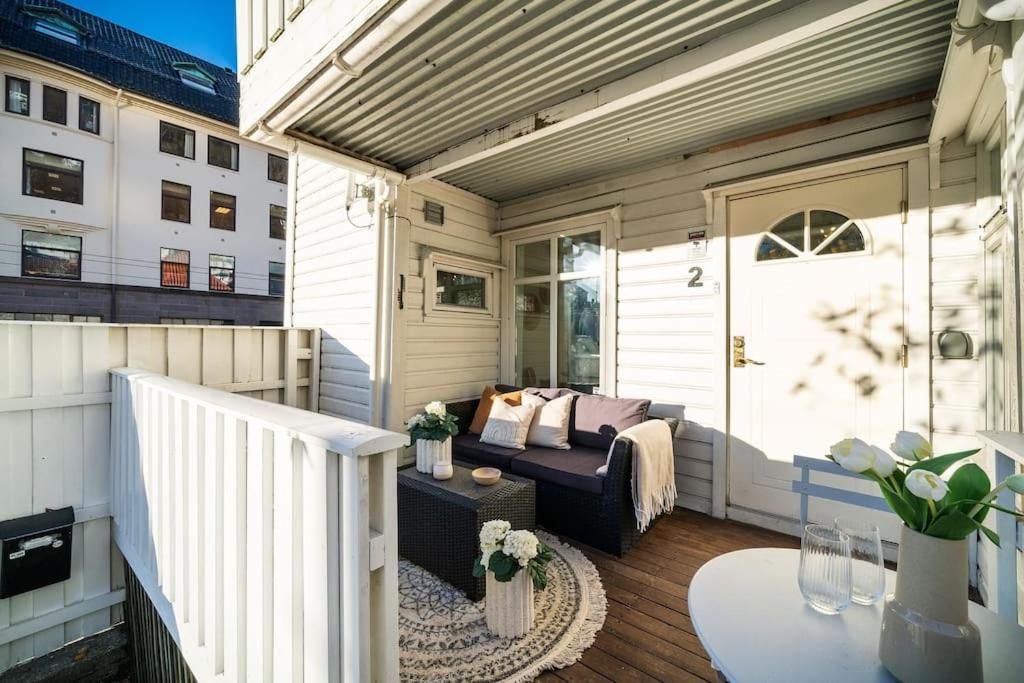 Central Apartment With Balcony, Self-Check In & Private Entrance ベルゲン エクステリア 写真
