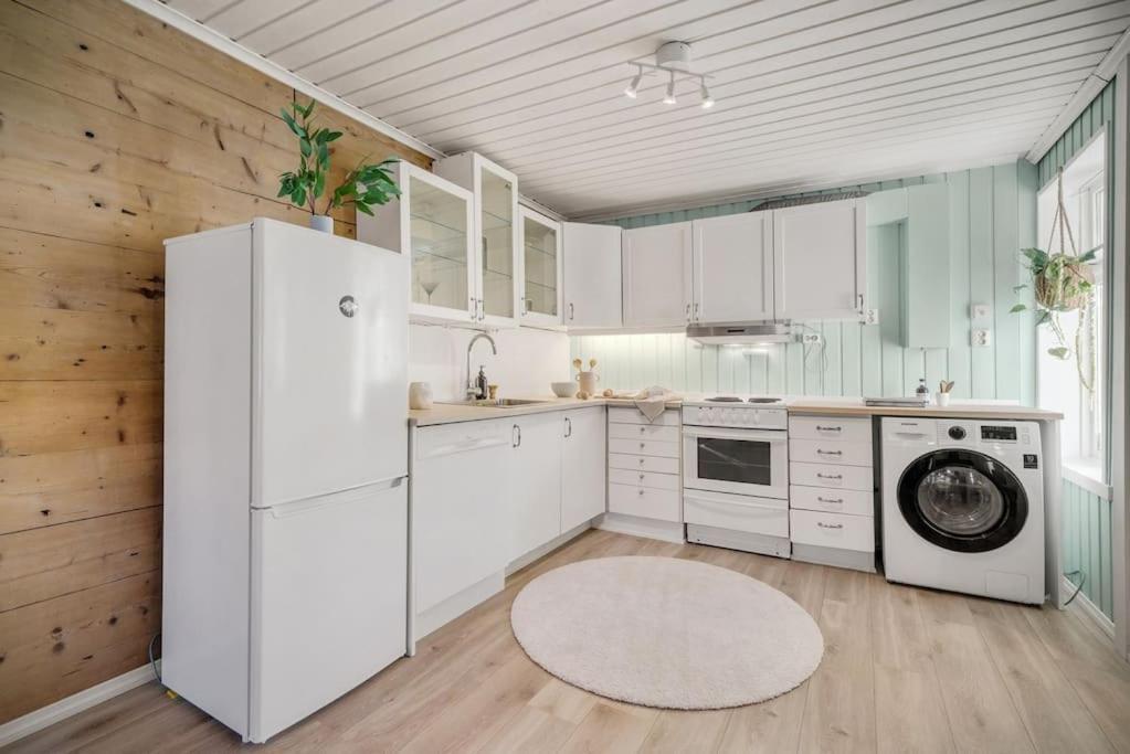 Central Apartment With Balcony, Self-Check In & Private Entrance ベルゲン エクステリア 写真