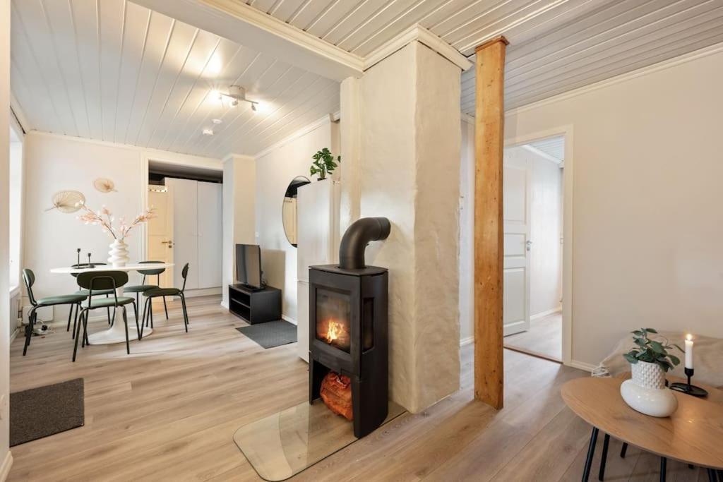 Central Apartment With Balcony, Self-Check In & Private Entrance ベルゲン エクステリア 写真